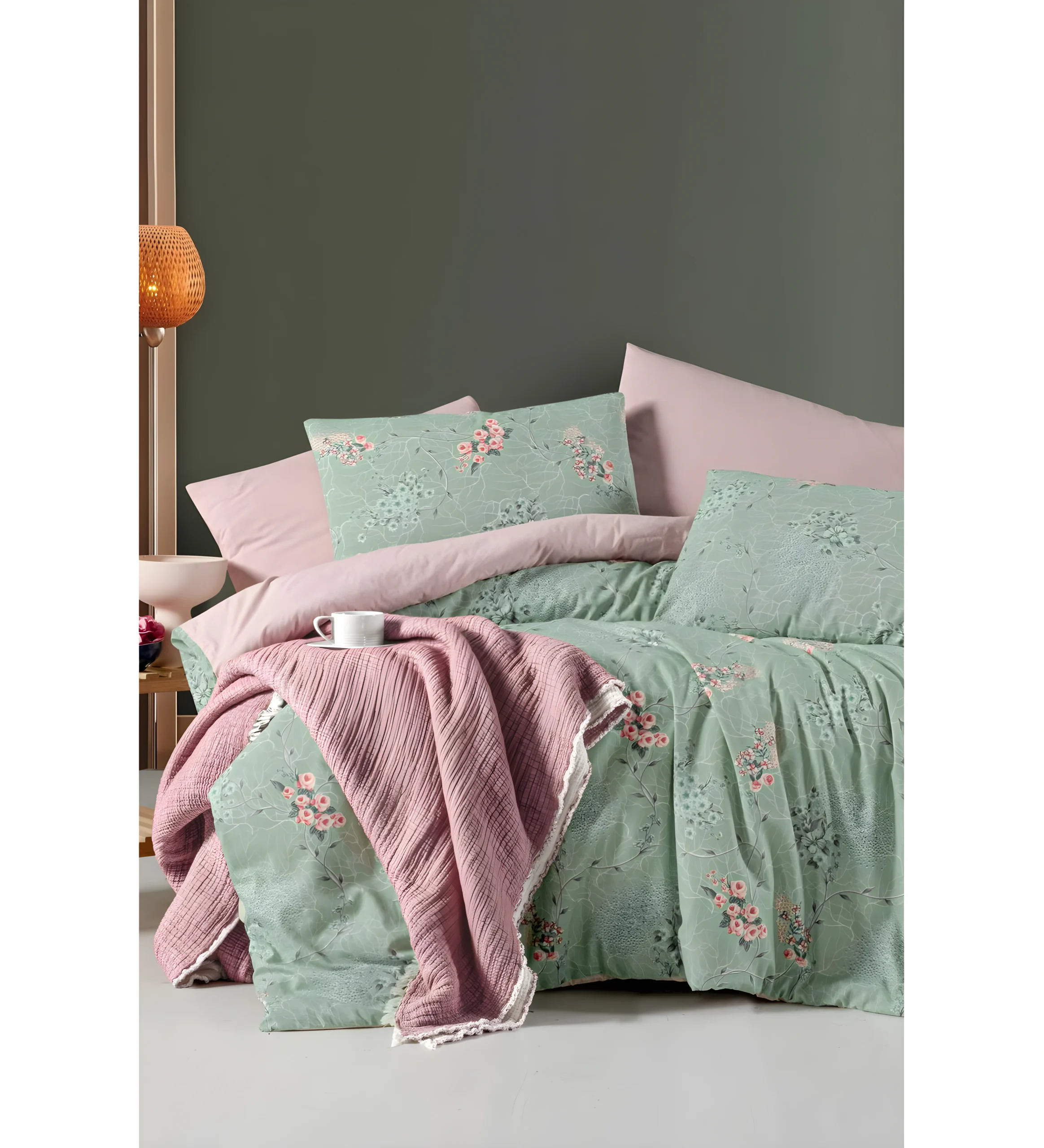 Posteljina Green set sa lastišem zelena cvetni dezen 70% pamuk 200x220 cm bračni krevet – trendova.rs