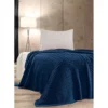 Prekrivač Linda trikotažni indigo 100% akril 180x230 cm jednostruki krevet poklon kutija sve sezone – trendova.rs
